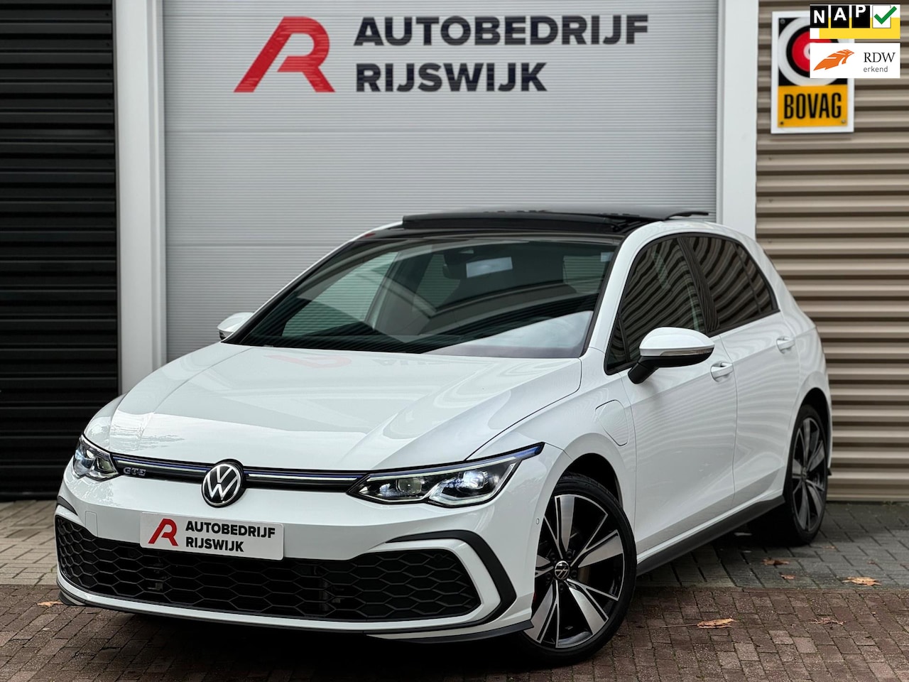 Volkswagen Golf - 1.4 eHybrid GTE Pano/HuD/Camera/Matrix - AutoWereld.nl