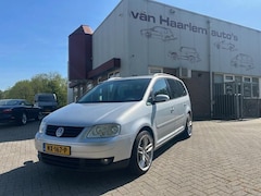 Volkswagen Touran - 2.0-16V FSI Trendline