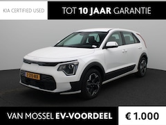 Kia Niro EV - Light Edition 64.8 kWh | Navigatie | 17" LMV | Camera | Parkeer Sensoren | Cruise Control