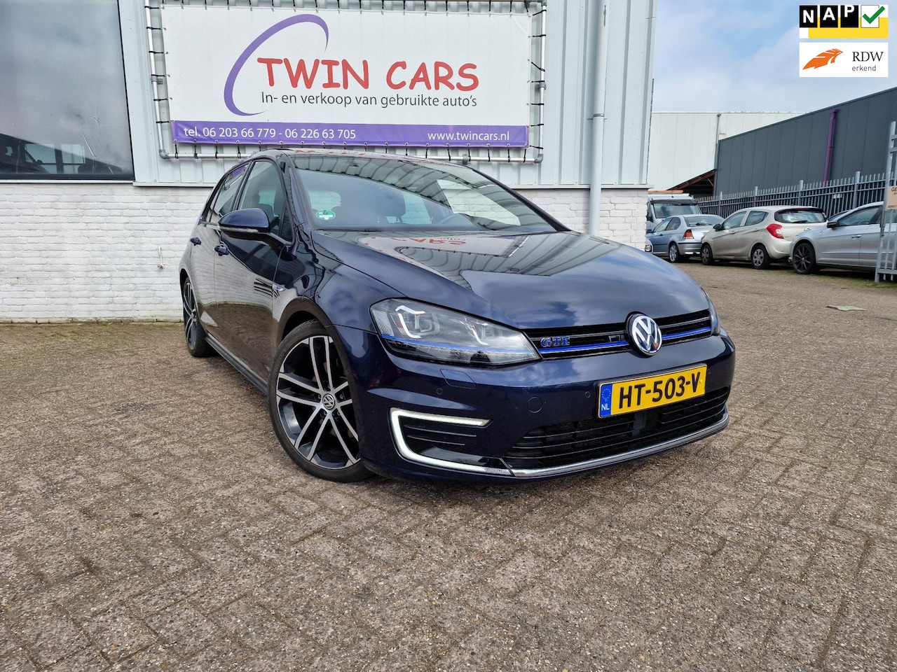 Volkswagen Golf - 1.4 TSI GTE Pano Keyless Xenon Leder - AutoWereld.nl