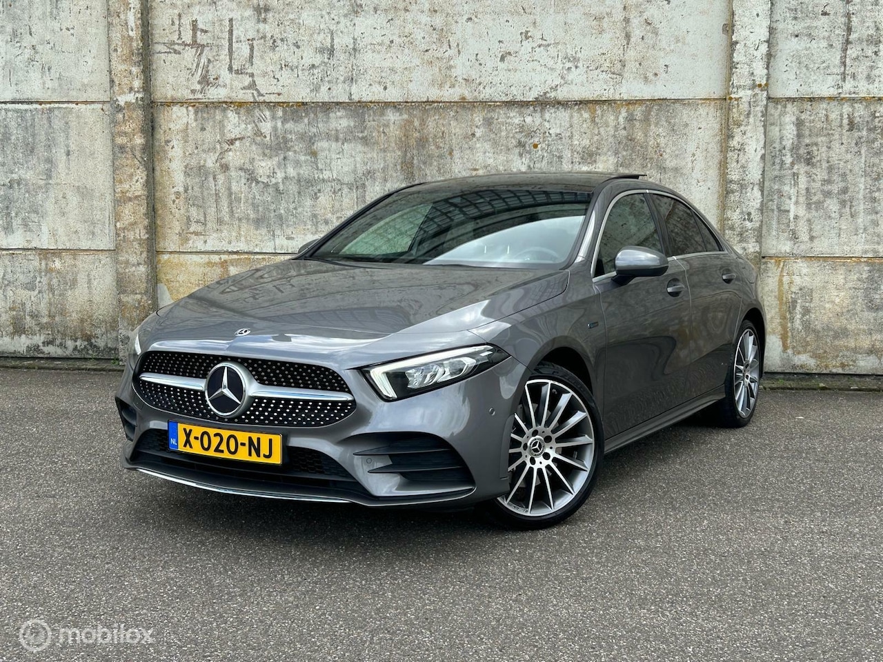 Mercedes-Benz A-klasse - 250e AMG/Pano/Trekhaak/Memory/Burmester/Vol! - AutoWereld.nl