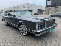Lincoln Continental - 4.9 Signature Series