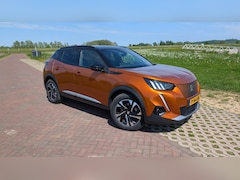 Peugeot e-2008 - EV 50kWh GT Pack (2022) | ACC | Full LED | 3-fase | Climate Control | Keyless Start | 360 Camera