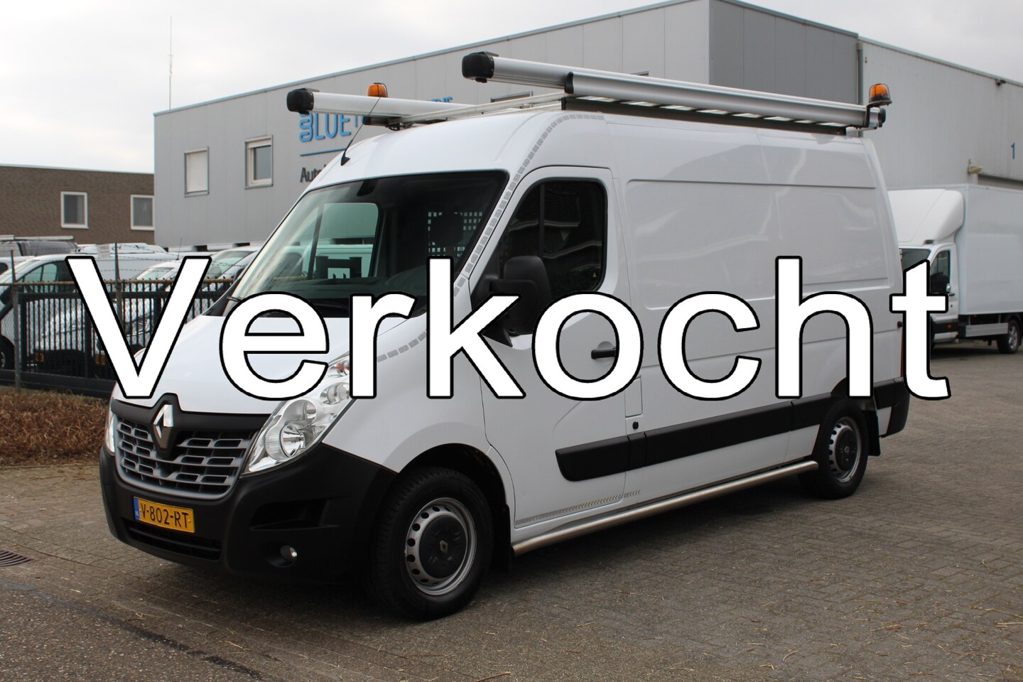 Renault Master - Servicewagen T35 2.3 dCi 130PK Euro6 L2H2 ✓ werkplaats inrichting ✓ takel 75KG  ✓ standkac - AutoWereld.nl