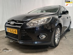 Ford Focus - 1.0 EcoBoost Lease Titanium - Linker / Rechter Zijschade - Dynamo Defect