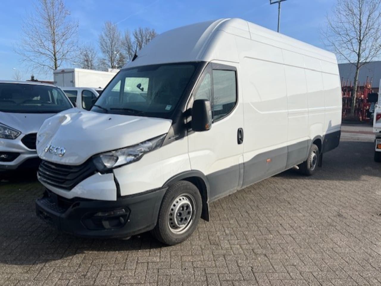 Iveco Daily - 35S14 2.3d 410 L4H3 MAXI AIRCO KLIMA EURO6 - AutoWereld.nl