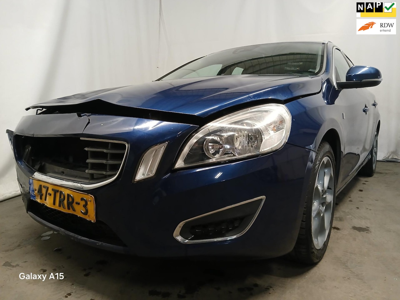 Volvo V60 - 1.6 T3 Ocean Race - Airco - Leer - Front Schade - BPM - AutoWereld.nl