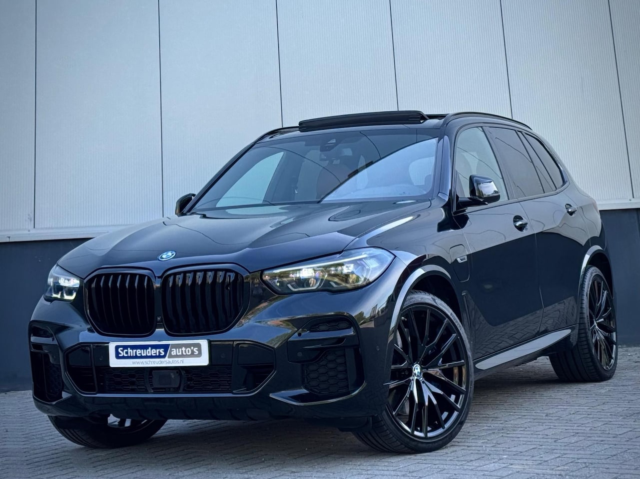 BMW X5 - Xdrive45e M-SPORT. Pano 360 HUD 22" Night Vision - AutoWereld.nl