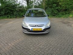 Peugeot 307 - 1.4 XR