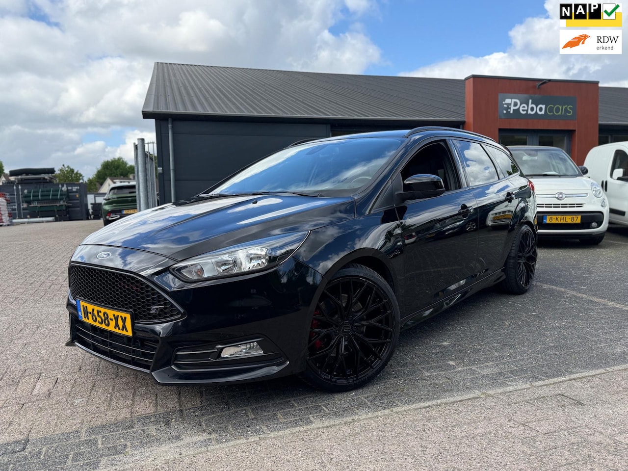 Ford Focus Wagon - 2.0 ST-2 2.0 ST-2 - AutoWereld.nl
