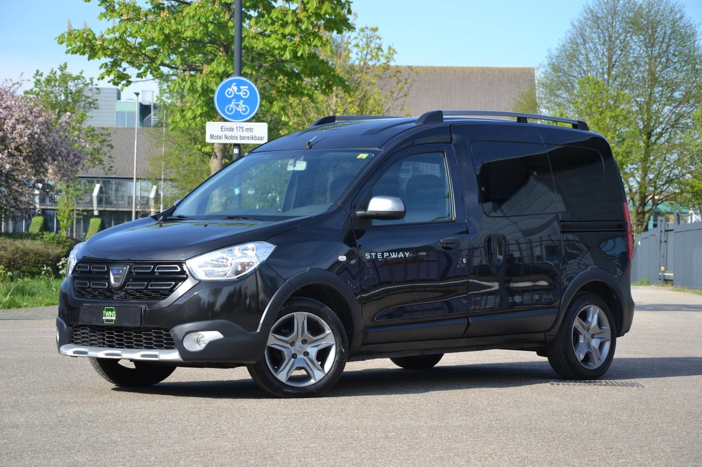 Dacia Dokker - 1.6 SCe Stepway Weinig Kilometers! - AutoWereld.nl