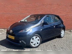Toyota Aygo - 1.0 VVT-i 69pk 5D x-play Camera/Navigatie