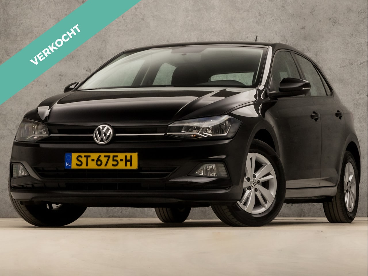 Volkswagen Polo - 1.0 TSI Sportline (APPLE CARPLAY, GROOT NAVI, LM VELGEN, SPORTSTOELEN, ADAPTIVE CRUISE, NI - AutoWereld.nl
