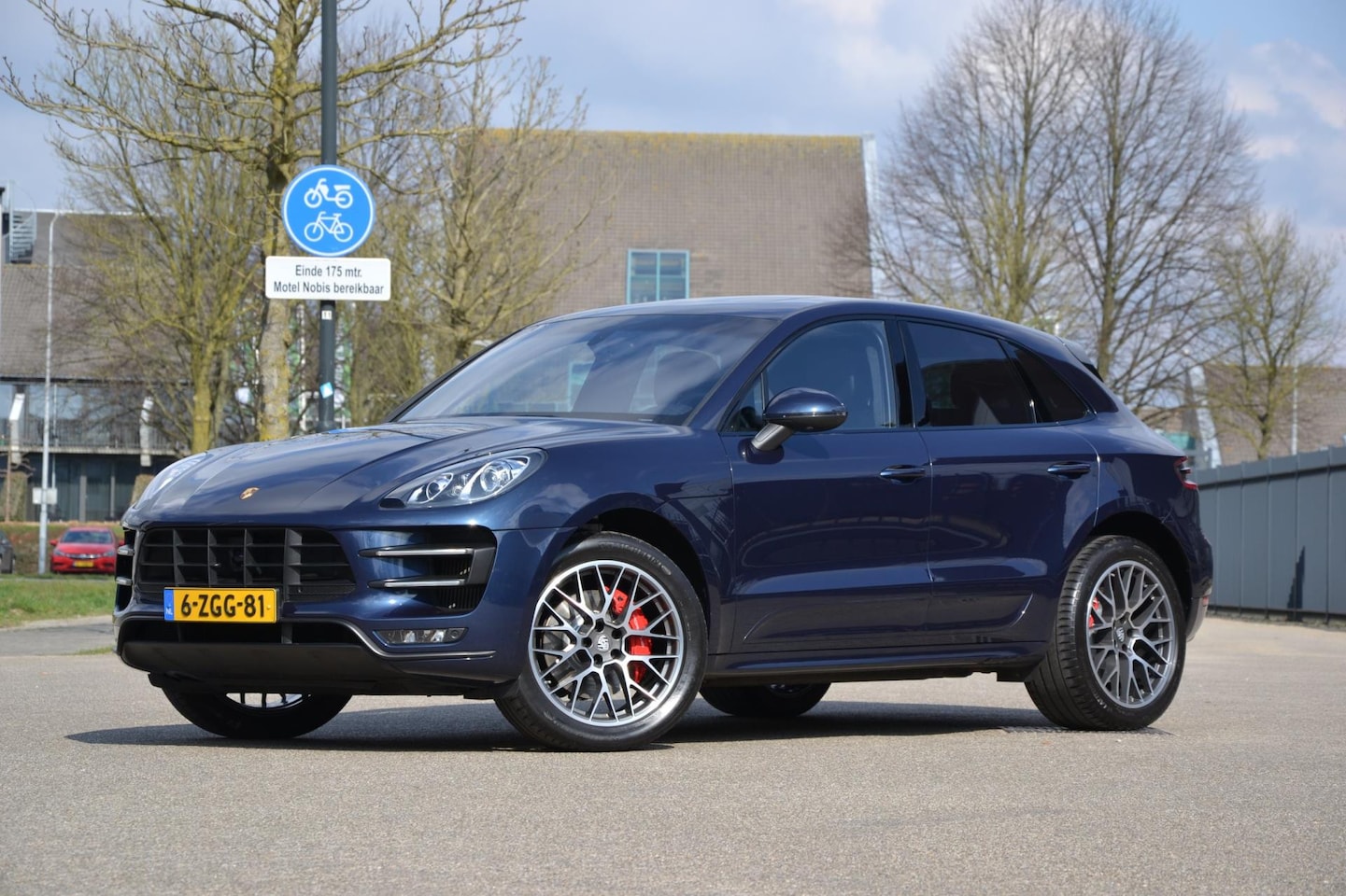 Porsche Macan - 3.6 Turbo – Carbon pakket | Panoramadak | Origineel NL | Nieuwstaat - AutoWereld.nl