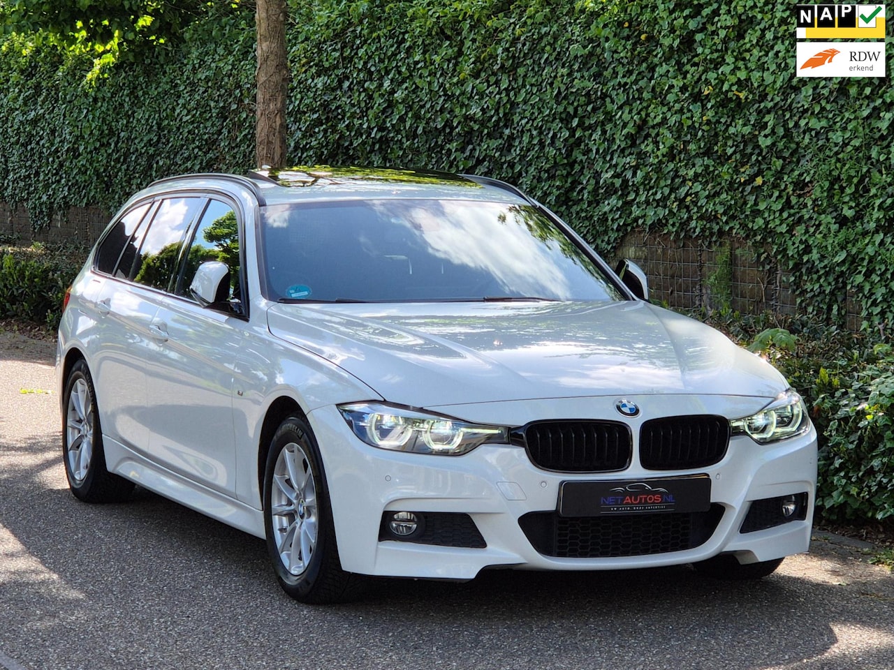 BMW 3-serie Touring - 320i M Sport Shadow High Executive Ed. Pano CarPlay Trekhaak HUD KeyLess Line Ass 100% Dea - AutoWereld.nl