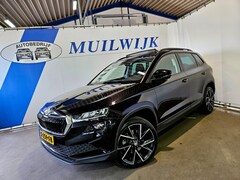 Skoda Karoq - 1.5 TSI ACT Business Edition / Trekhaak / Panoramadak / NL Auto