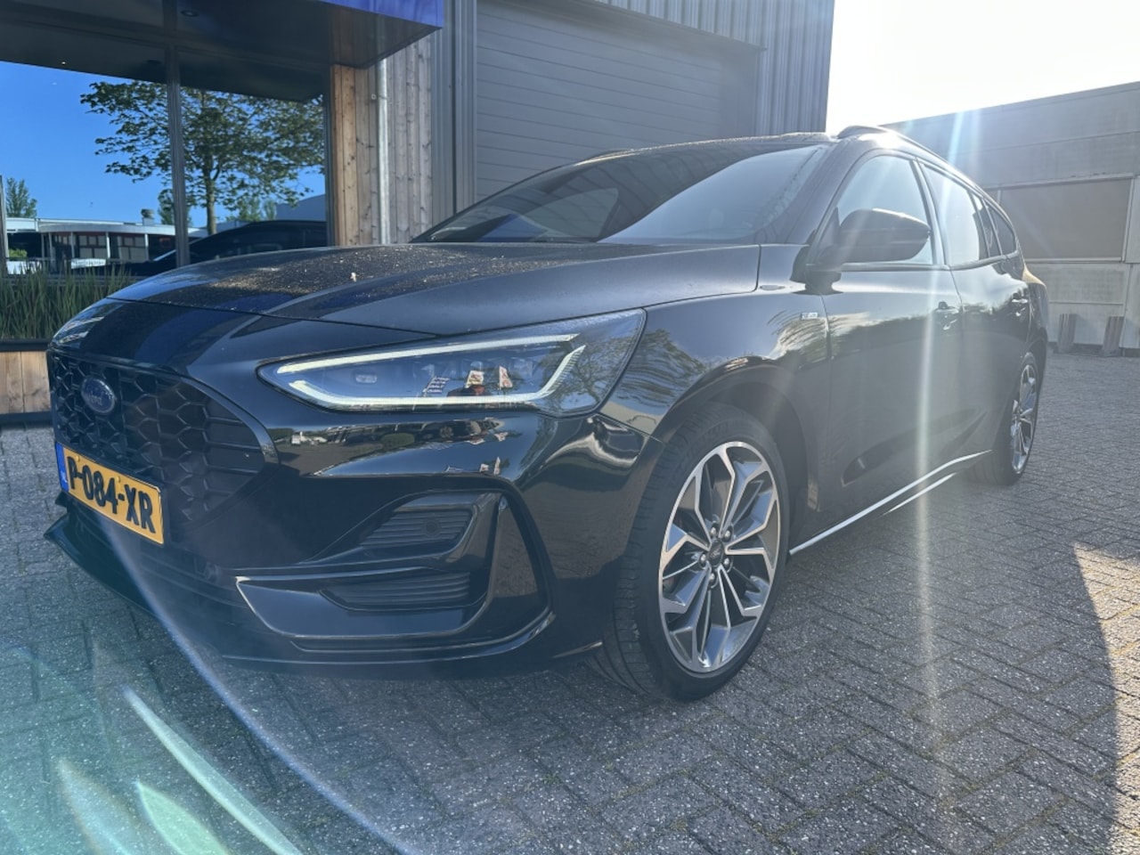 Ford Focus Wagon - 1.0 EBH ST Line X - AutoWereld.nl