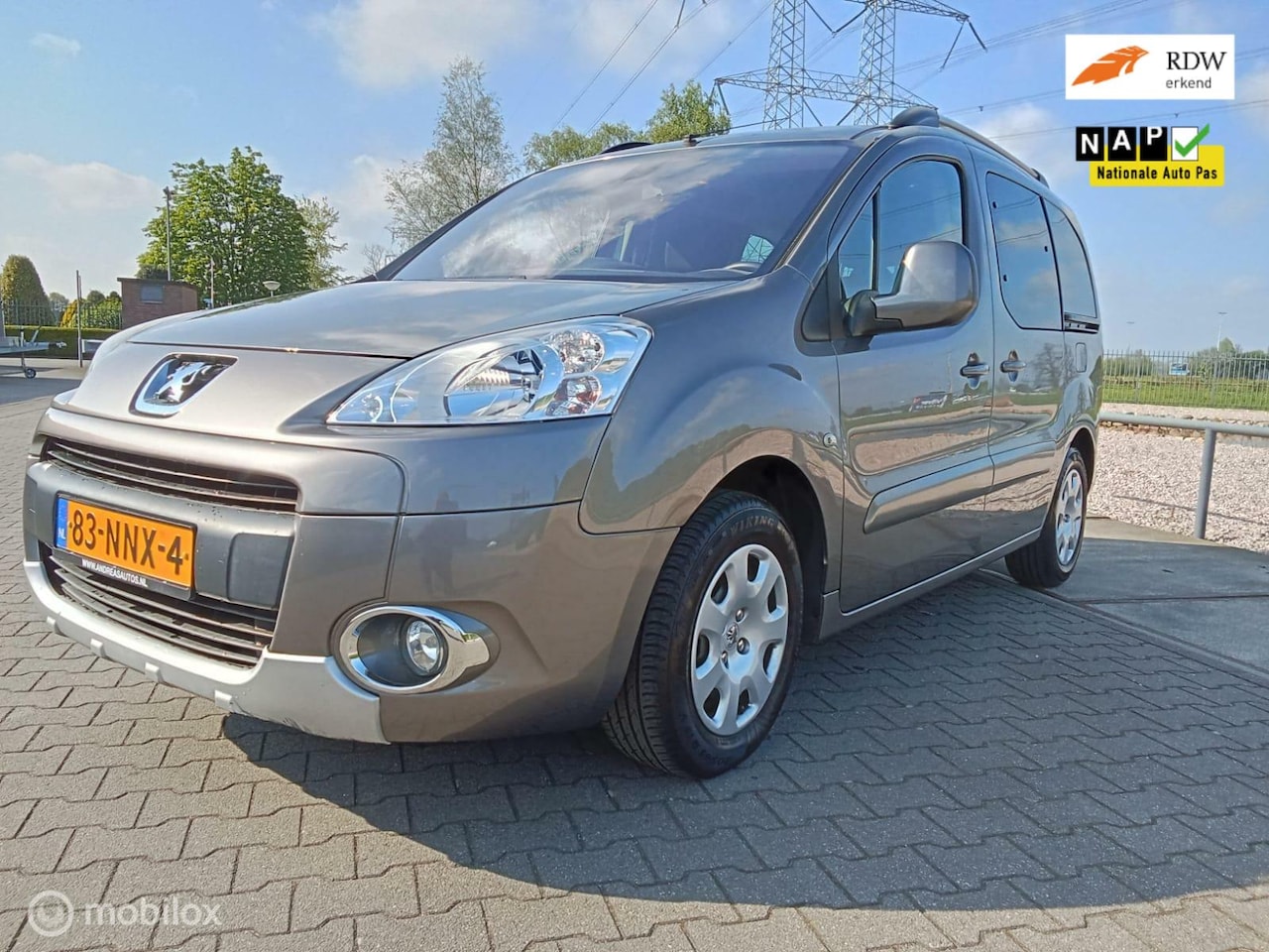 Peugeot Partner Tepee - 1.6 VTi XT Executive 1.6 VTi XT Executive - AutoWereld.nl