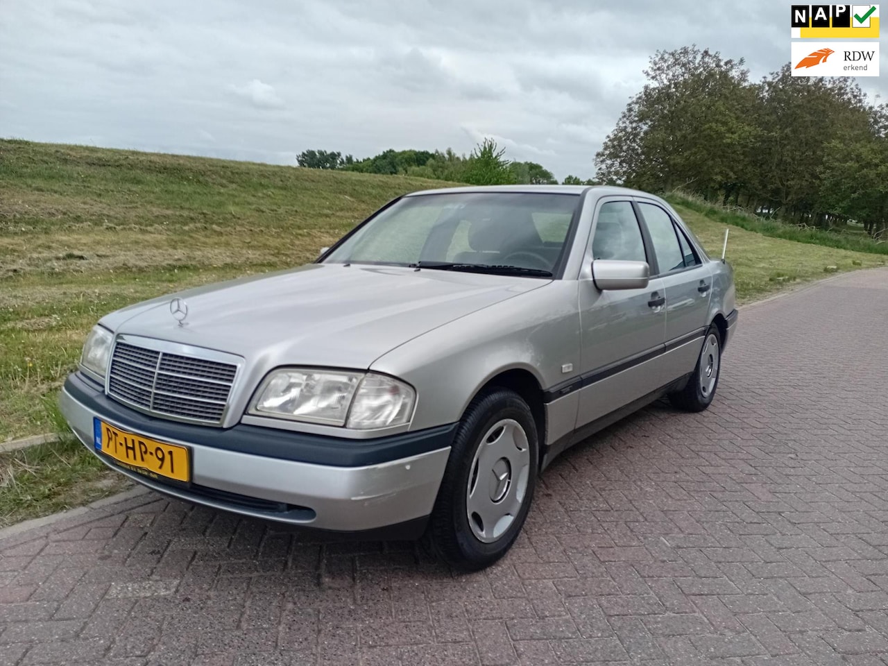 Mercedes-Benz C-klasse - 180 Esprit Sedan 1e eigenaar Dealer Onderhouden in perfecte staat 140.026 km NAP - AutoWereld.nl