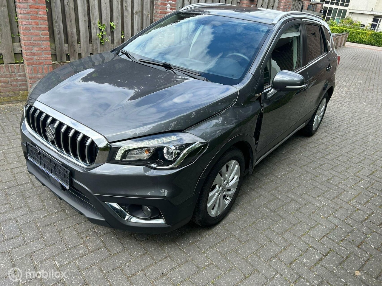 Suzuki S-Cross - 1.0 met lichte rijdbare schade - AutoWereld.nl
