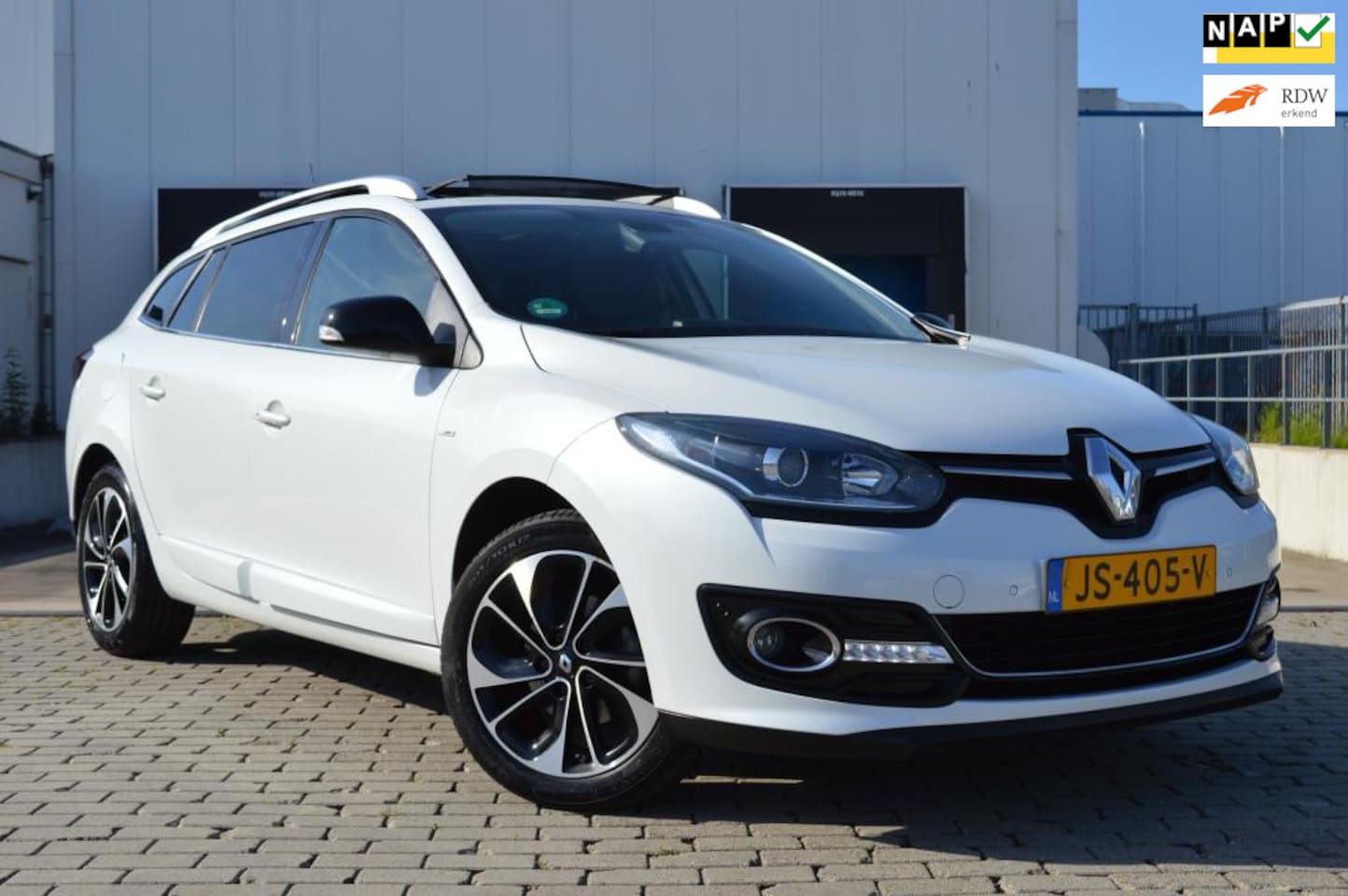 Renault Mégane Estate - 1.2 TCe Bose Parelmoer Pano Dealer NAP - AutoWereld.nl