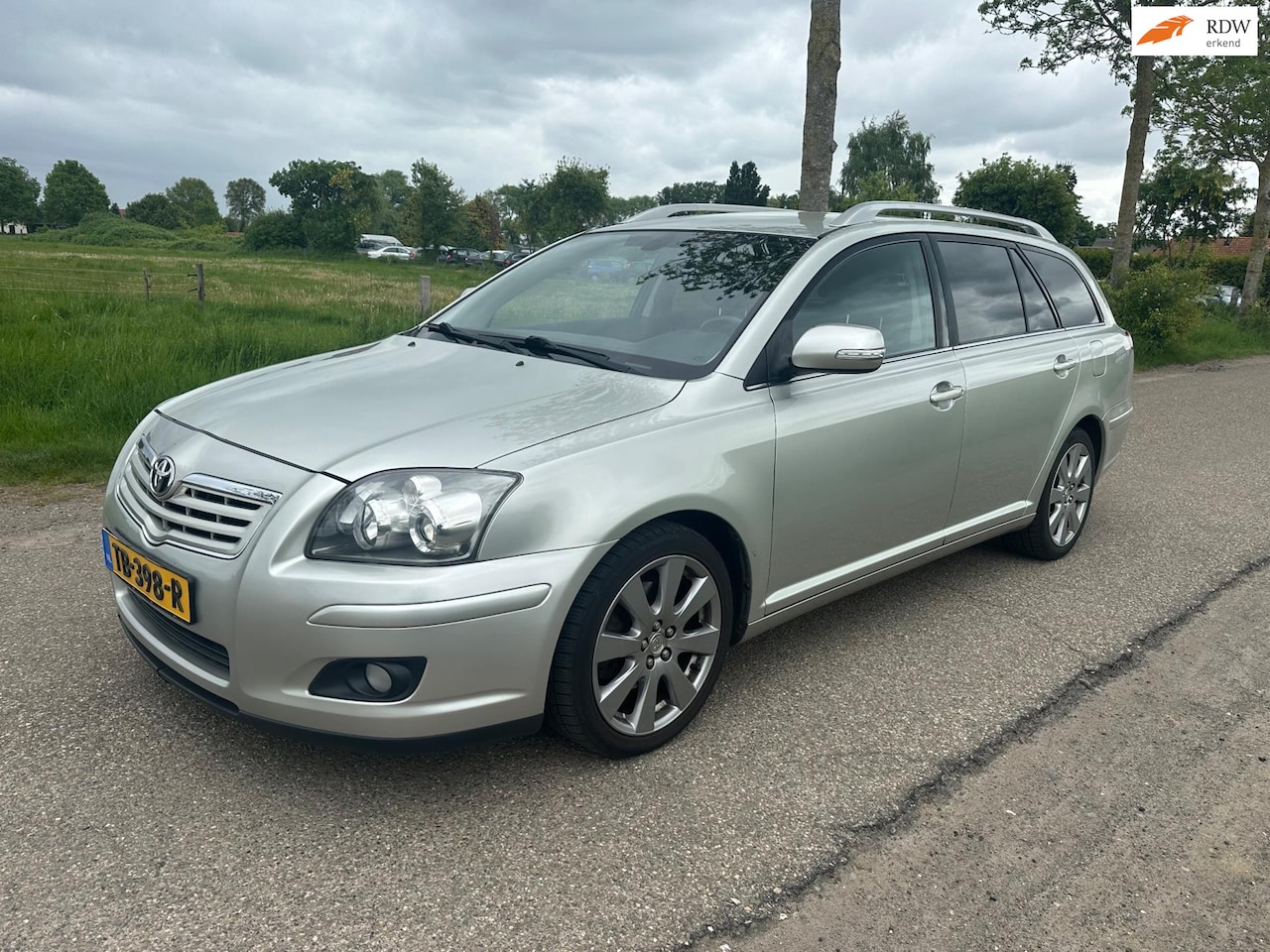 Toyota Avensis Wagon - 2.0 VVTi Executive Business 2.0 VVTi Executive Business - AutoWereld.nl