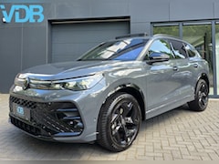 Volkswagen Tiguan - 1.5 eTSI R-Line BLACKSTYLE DELFIN PANO 360
