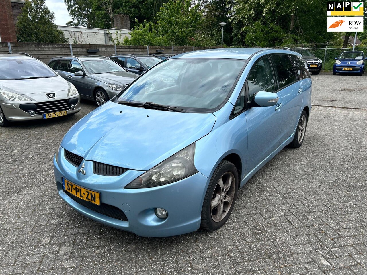 Mitsubishi Grandis - 2.4-16V Intense //7 personen //Automaat - AutoWereld.nl