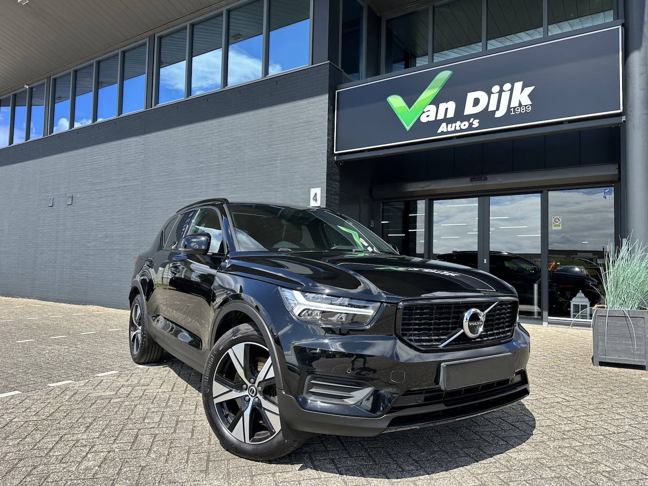 Volvo XC40 - 1.5 T5 Recharge R-Design 1.5 T5 Recharge R-Design - AutoWereld.nl