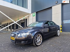 Audi A4 Limousine - 2.0 Advance AUT NAVI PSENSOR LEDER CRUISE