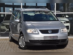 Volkswagen Touran - 2.0-16V FSI Trendline Airco Pdc Trekhaak Elek. Ramen