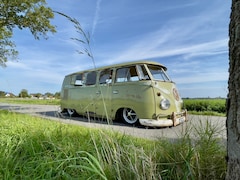 Volkswagen T1 - 1960 low mango original paint slammed airlift