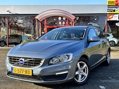 Volvo V60 - 2.0 D2 Kinetic | Navigatie | Climate | Cruise