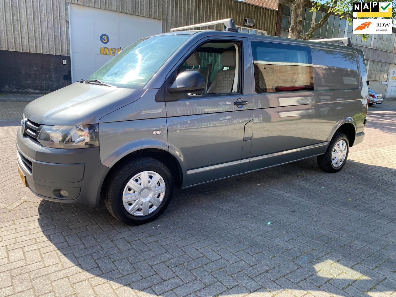 Volkswagen Transporter - 2.0 TDI L2H1 * Airco * 2012 * Euro5 * 75KW=102PK * Airbag * Onderhoud boekjes aanwezig * L - AutoWereld.nl