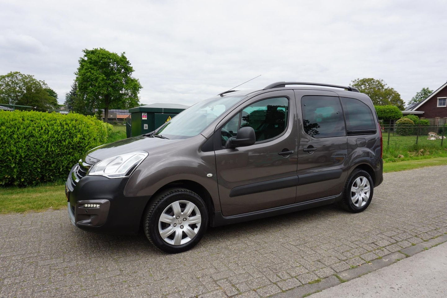 Peugeot Partner Tepee - 1.2 PureTech Active 1.2 PureTech Active - AutoWereld.nl