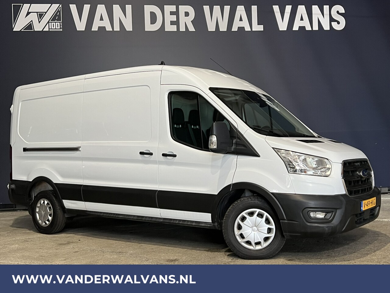 Ford Transit - 2.0 TDCI 130pk L3H2 Euro6 Airco | Navigatie | Stoelverwarming | Camera | Apple Carplay | A - AutoWereld.nl