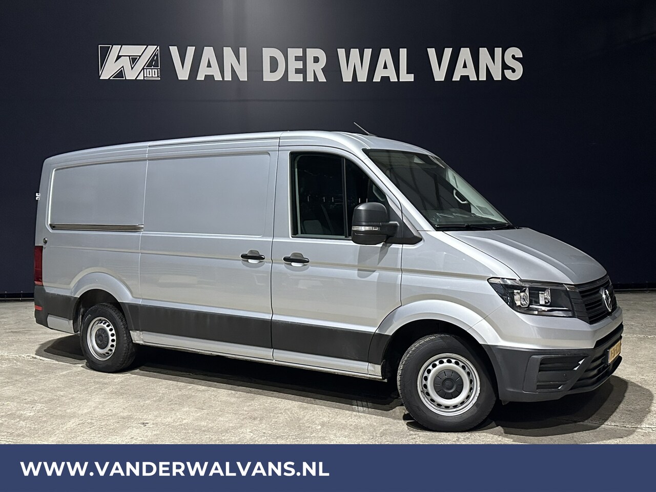 Volkswagen Crafter - 2.0 TDI 141pk L3H2 L2H1 Euro6 Airco | Navigatie | Apple Carplay | Android Auto | Trekhaak - AutoWereld.nl