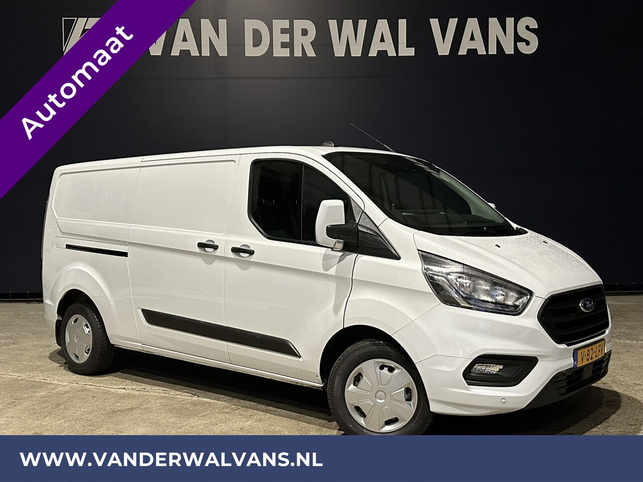 Ford Transit Custom - 2.0 TDCI 130pk Automaat L2H1 Euro6 Airco | Camera | Navigatie | LED | Trekhaak Apple Carpl - AutoWereld.nl