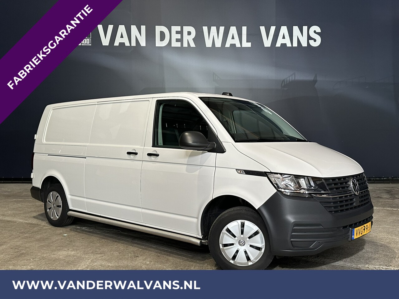 Volkswagen Transporter - 2.0 TDI L2H1 Fabrieksgarantie Euro6 Airco | Apple Carplay | Trekhaak | Cruisecontrol Andro - AutoWereld.nl