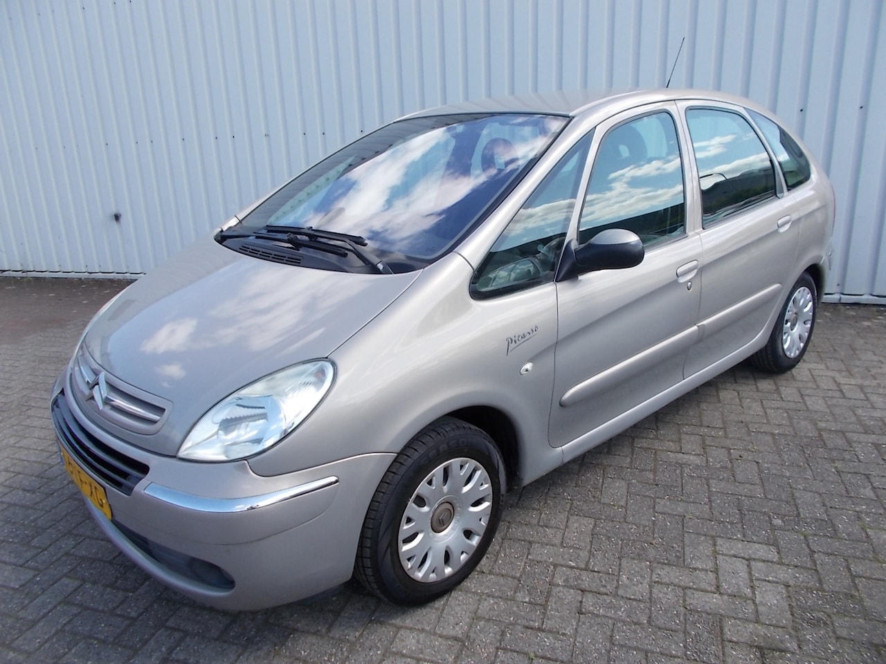 Citroën Xsara Picasso - 2.0i-16V Caractère Automaat ( APK 02-05-2025 ) - AutoWereld.nl