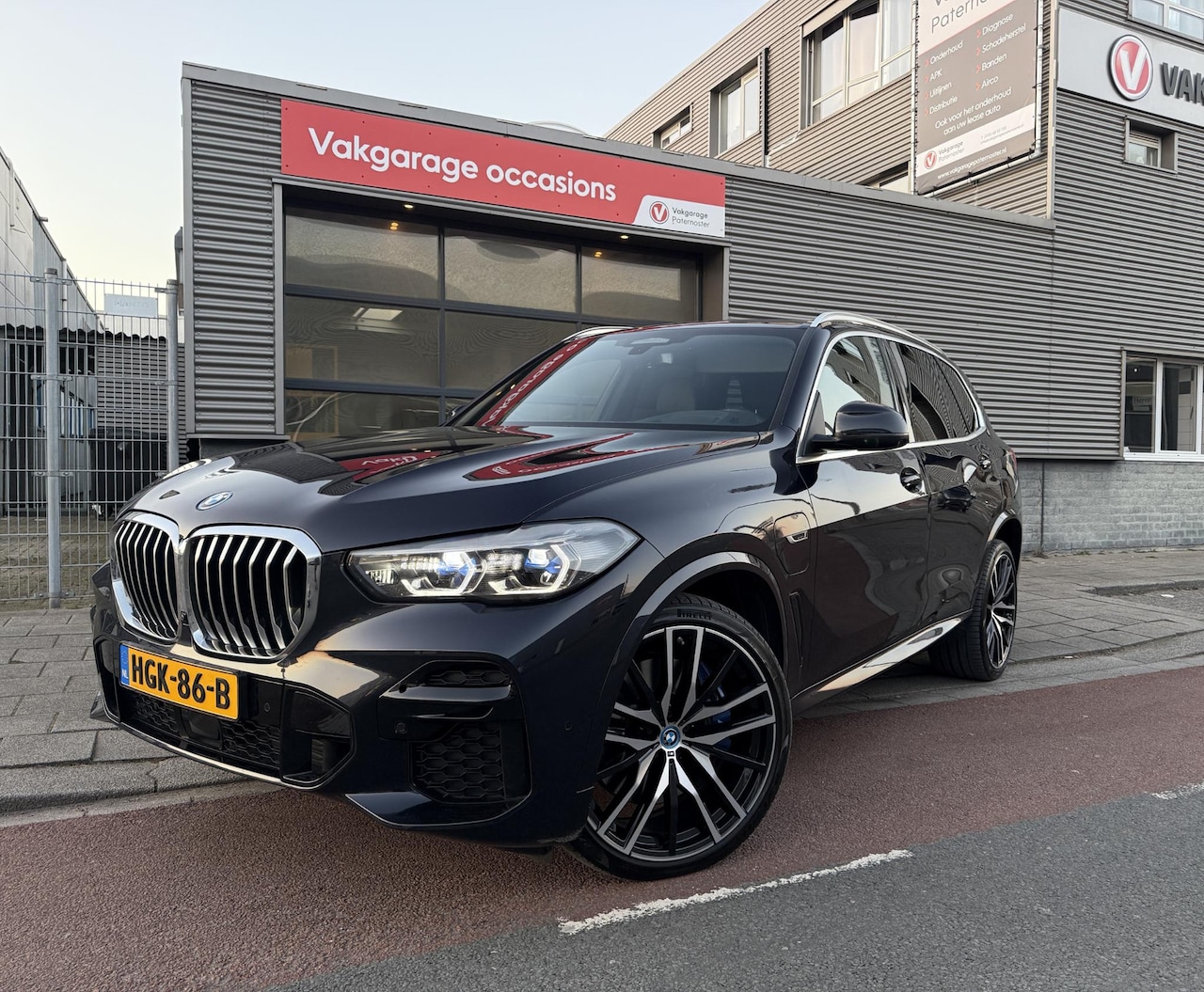BMW X5 - xDrive45e M-Sport Pano / 22 inch / HUD / 360 / Laser / Vol! - AutoWereld.nl