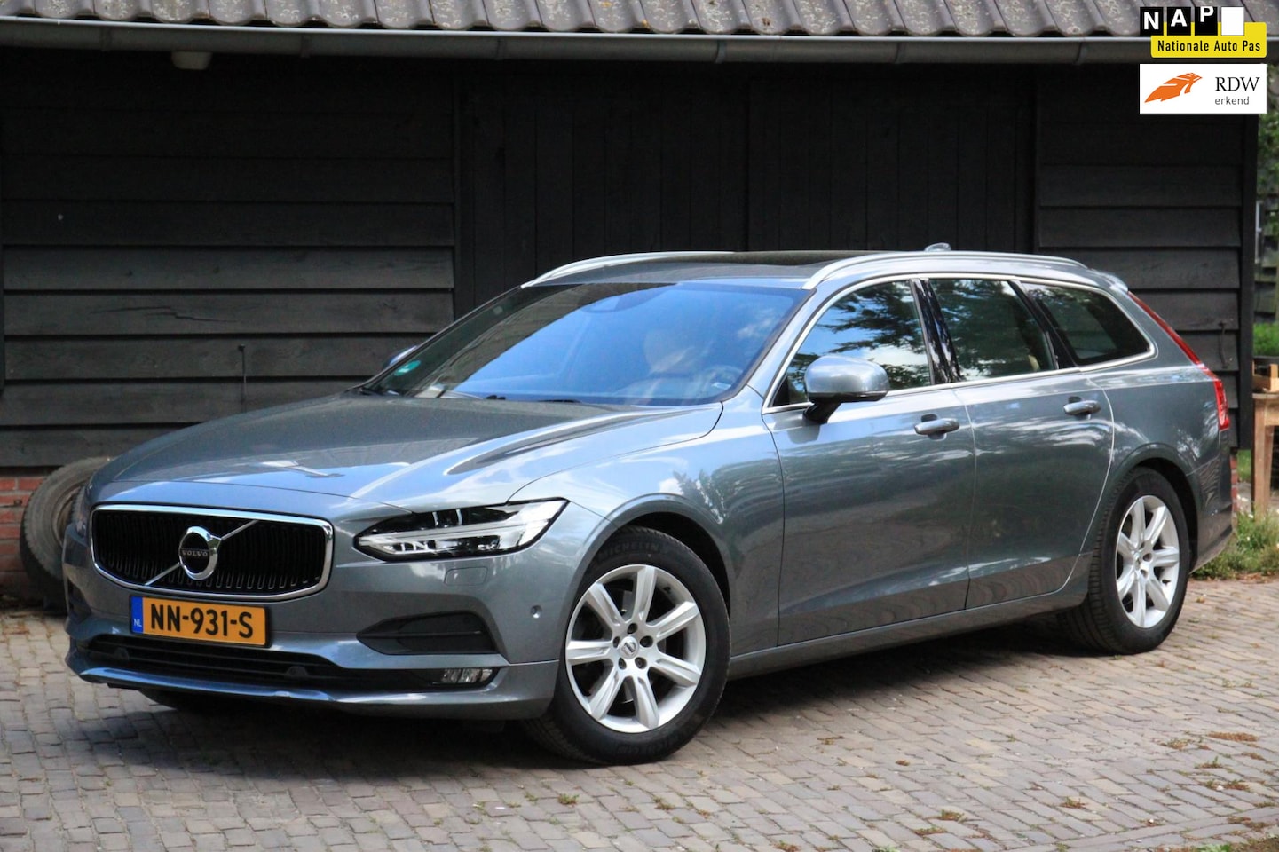 Volvo V90 - 2.0 D4 Momentum Panorama-Elek,Dak/Camera/Parkeersensor v,a/Trekhaak uitklapbaar/1e Eig. - AutoWereld.nl