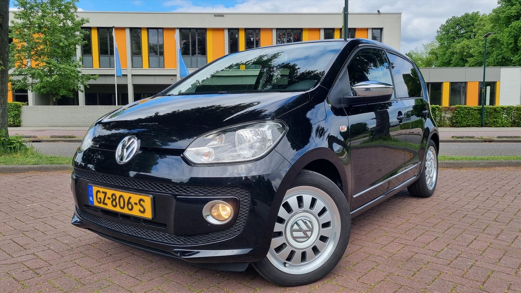 Volkswagen Up! - 1.0i 5drs High up! Navigatie/Cruise/NL-auto - AutoWereld.nl