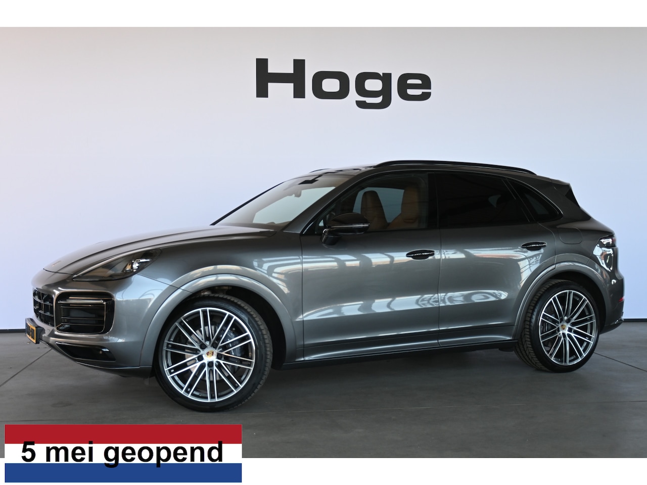 Porsche Cayenne - 3.0 E-Hybrid Panoramadak Adaptieve cruise Luchtvering Soft close 22" inch Org NL Inruil Mo - AutoWereld.nl