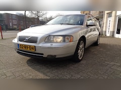Volvo V70 - 2.4 MOMENTUM