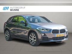 BMW X2 - sDrive18i 140pk Aut. Executive | Navi | Climate | Cruise | PDC | Elektrische Achterklep |