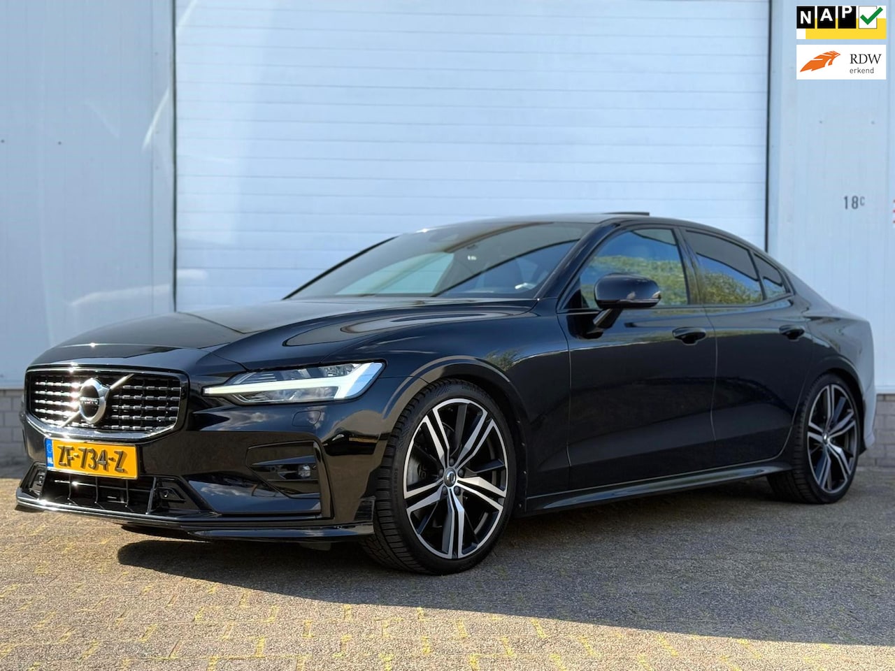 Volvo S60 - 2.0 T5 Intro Edition Polestar Vol Panorama H/K HeadUp Trekhaak Carplay - AutoWereld.nl