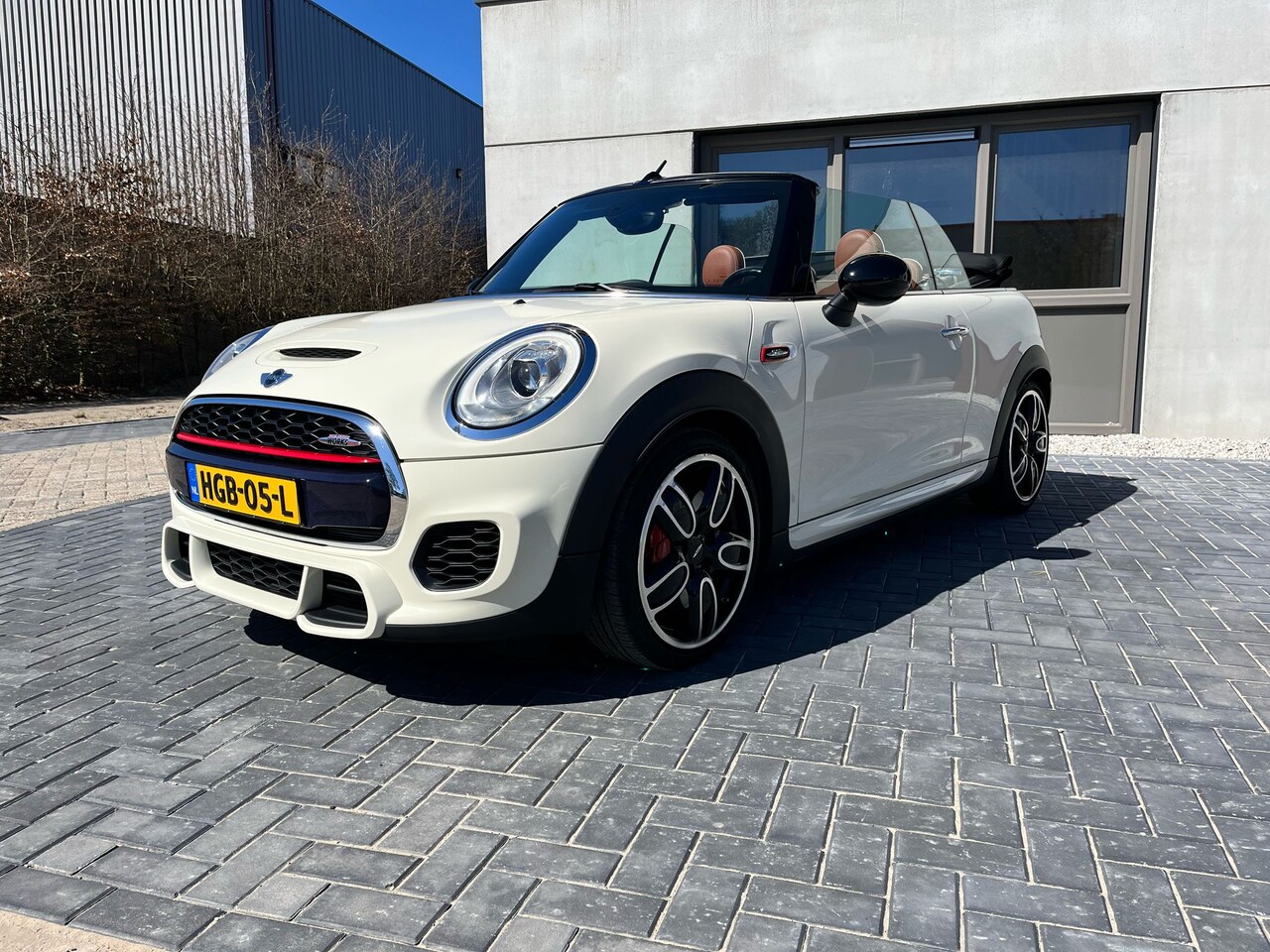 MINI Cabrio - 2.0 John Cooper Works Chili - AutoWereld.nl