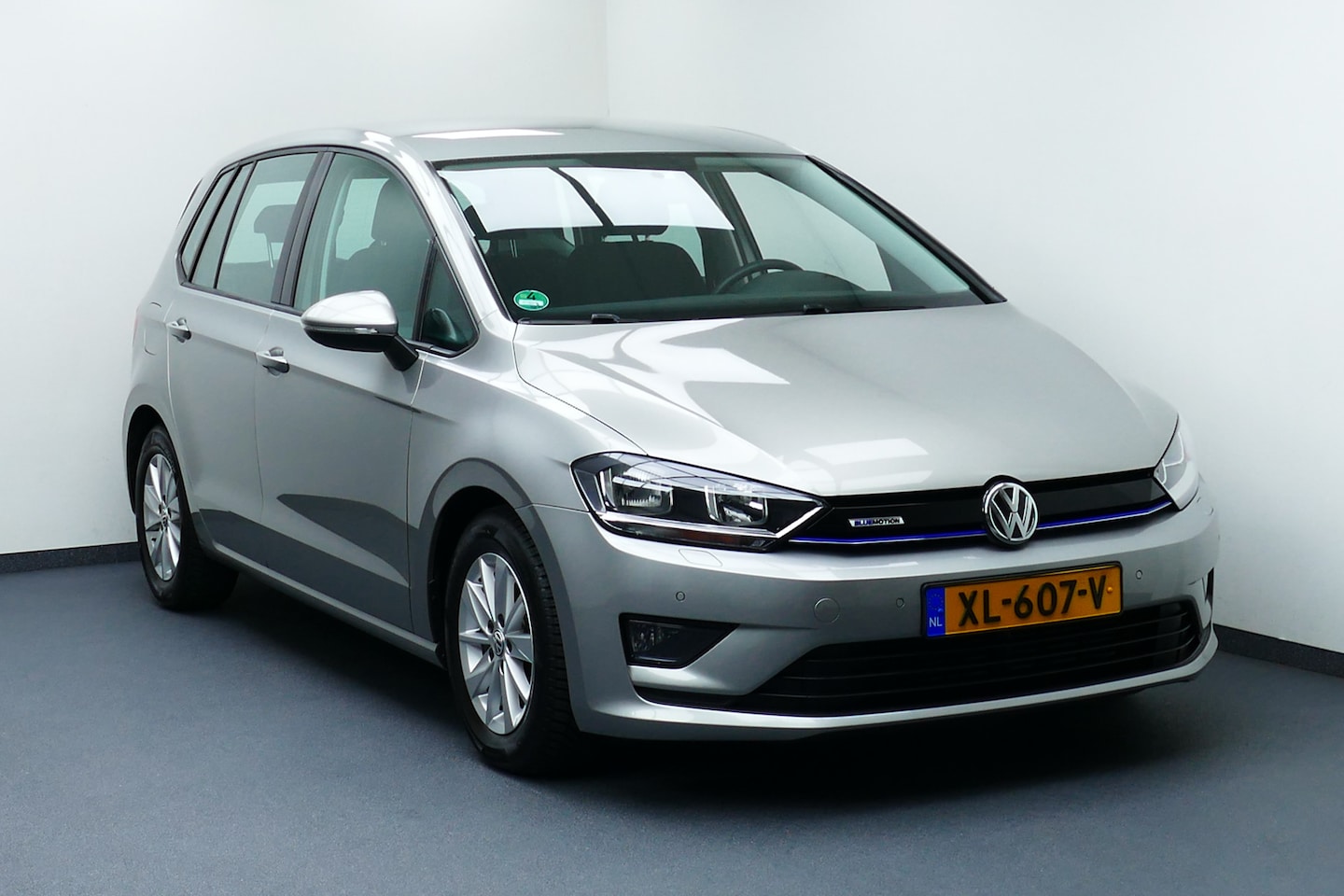Volkswagen Golf Sportsvan - 1.0 TSI Comfortline Bj 2018. Airco, Cruise, PDC V+A, StoelVerw, Haak 1000kg - AutoWereld.nl