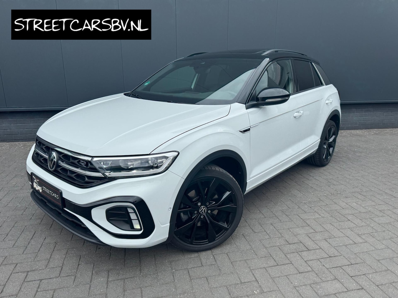 Volkswagen T-Roc - 1.5 TSI 3xR-Line Aut. Pano/Acc/ppilot/Full!! - AutoWereld.nl